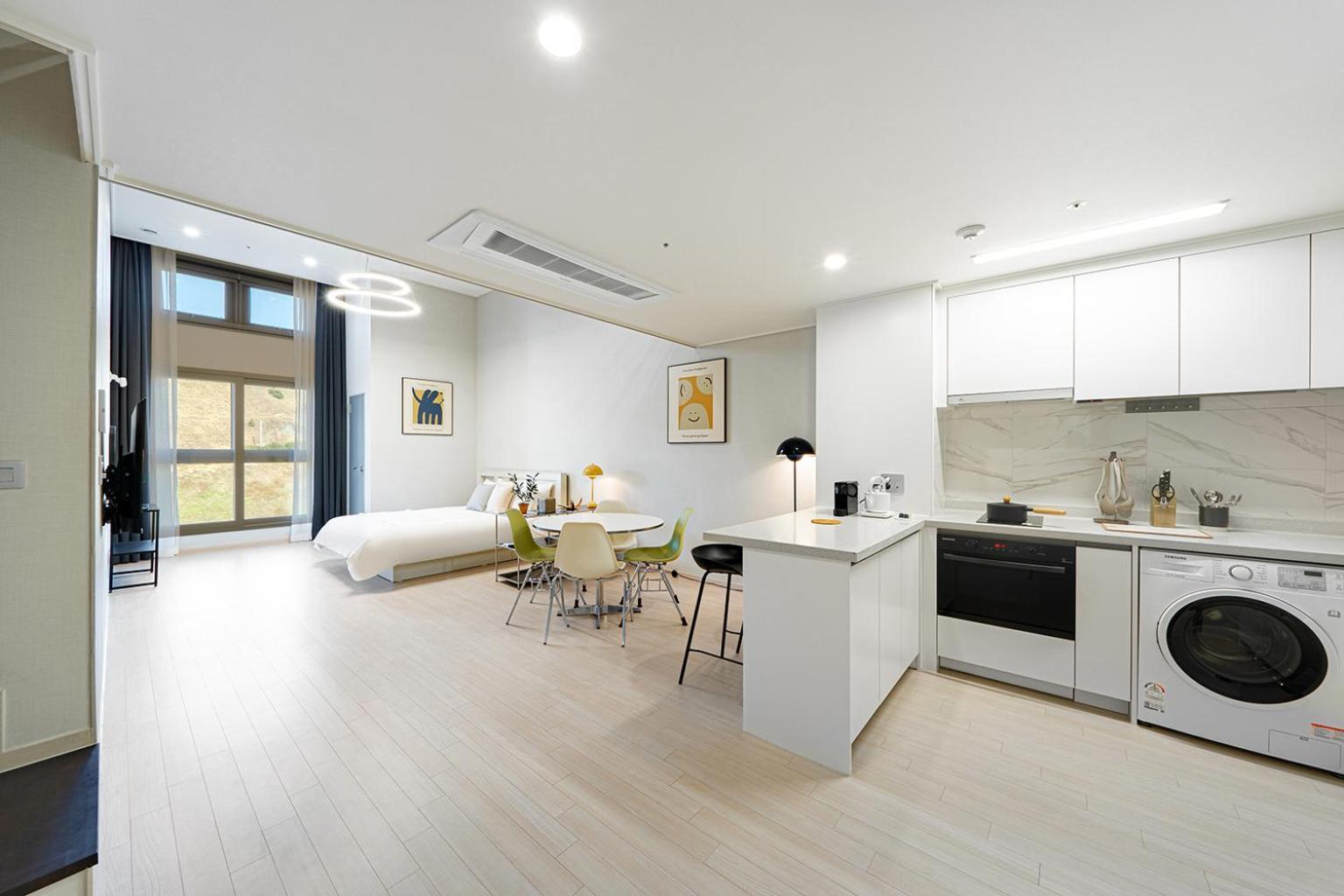 Le Collective Yeosu Apartment Exterior photo
